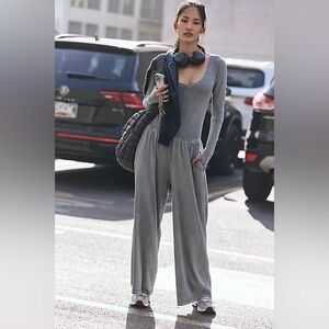NWOT FREE PEOPLE HOT SHOT ONSEIE SIZE M Blue Long Sleeve Jumpsuit